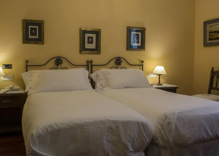 Monumento Convento De San Benito 2* א גוארדה