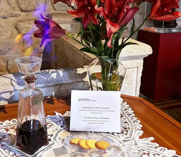 Monumento Convento De San Benito 2* 아 과르다